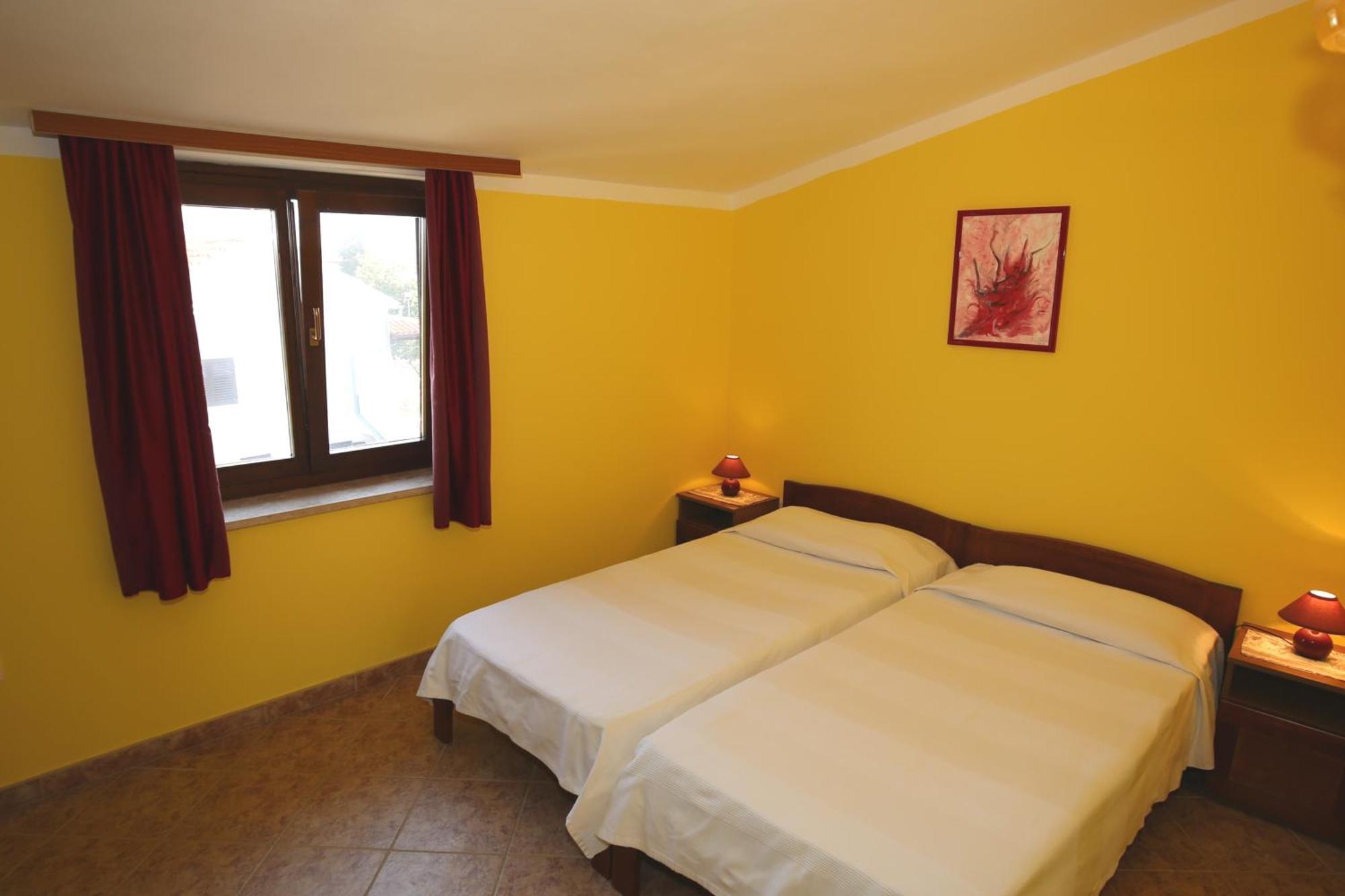 Apartments Coki Funtana Bagian luar foto