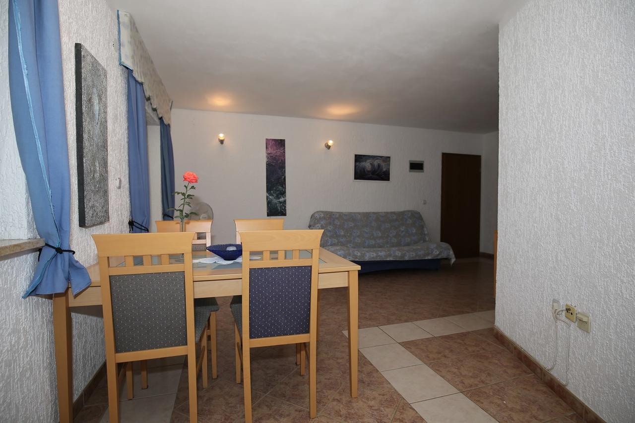Apartments Coki Funtana Bagian luar foto