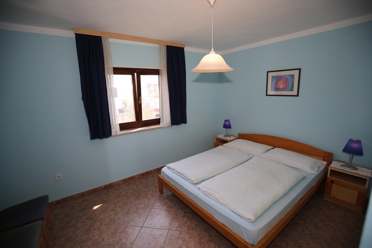 Apartments Coki Funtana Bagian luar foto