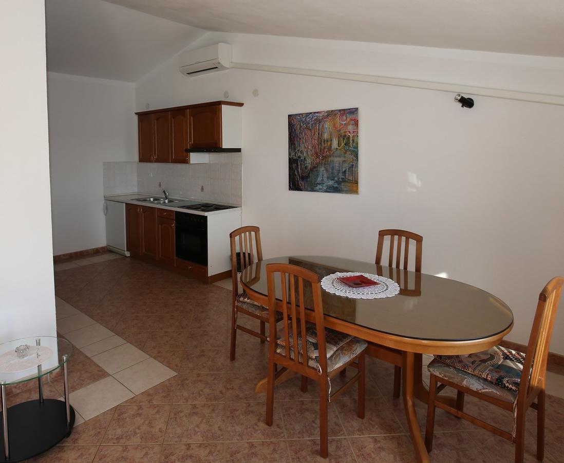 Apartments Coki Funtana Bagian luar foto