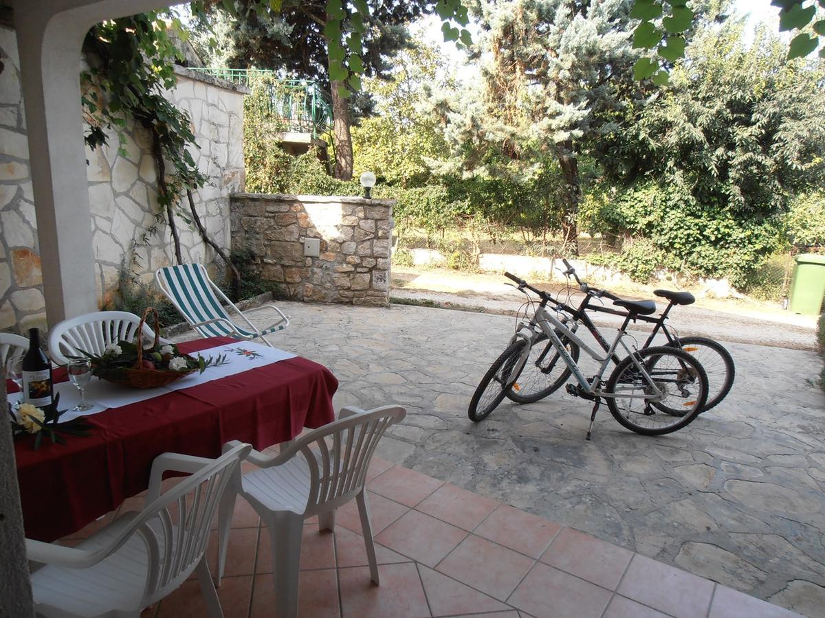 Apartments Coki Funtana Bagian luar foto